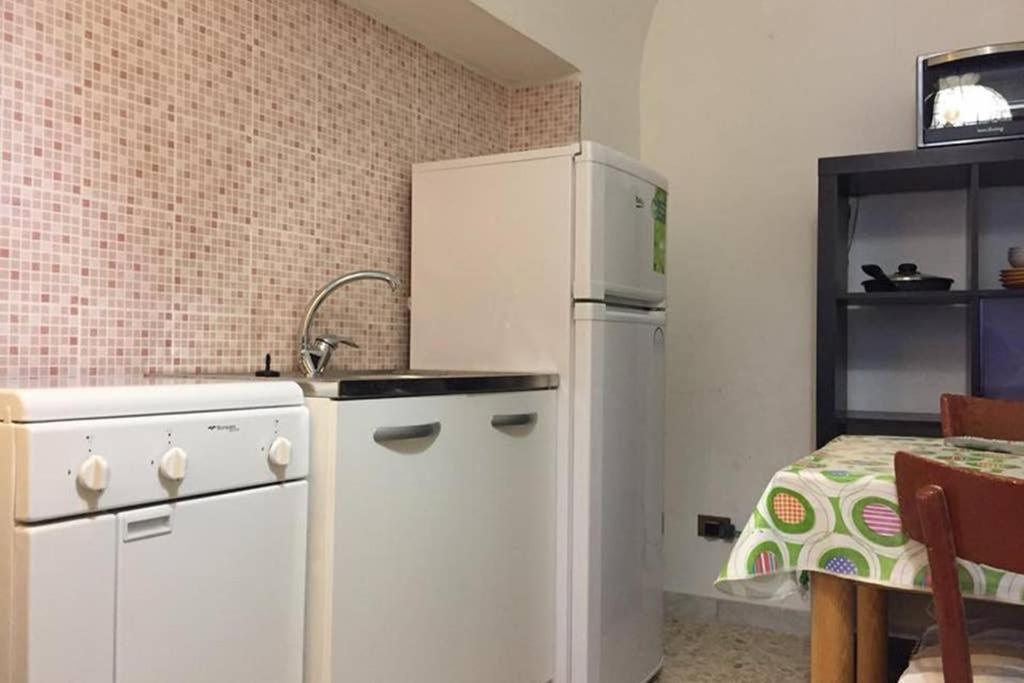 Historic Apartment In Centre Of City 100M To Sea Monopoli Exterior photo